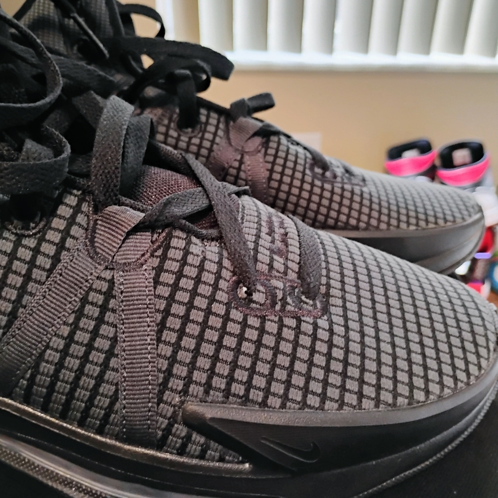 🔥Hot🔥 New Nike LeBron Witness 7 Black Diamond Classic 13 - Picture 2 of 8